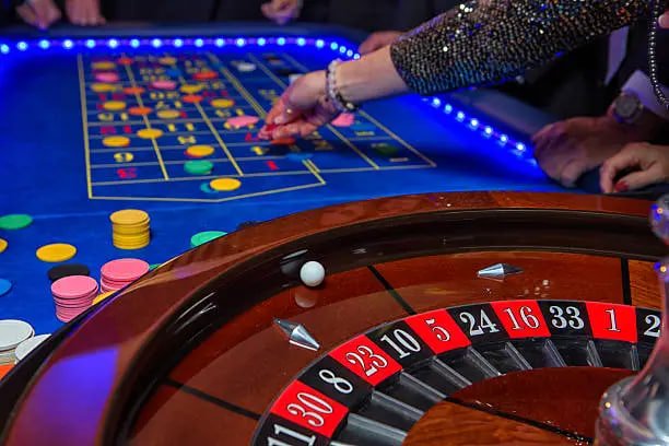 Antarmuka dashboard dengan pilihan permainan slot dan sepak bola